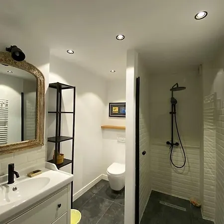 فيلة Very Secure And Comfortable One Bedroom