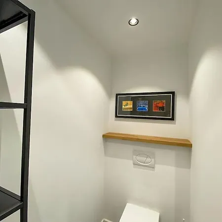 Very Secure And Comfortable One Bedroom Вілла Бухарест